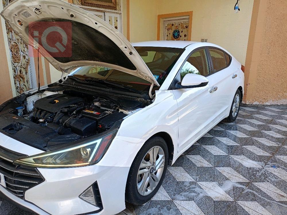 هیوندای ئەلەنترا